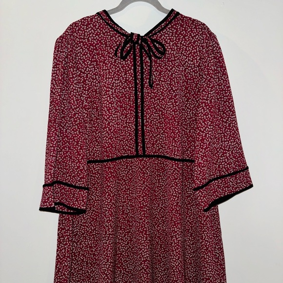 CECE Piping Detail Bow Neck Midi Dress - Red Floral - Size 2X - Picture 5 of 5